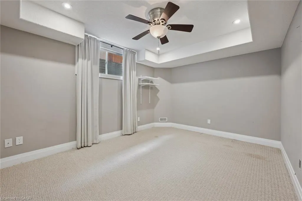 556 Netherwood Crescent, #LOWER