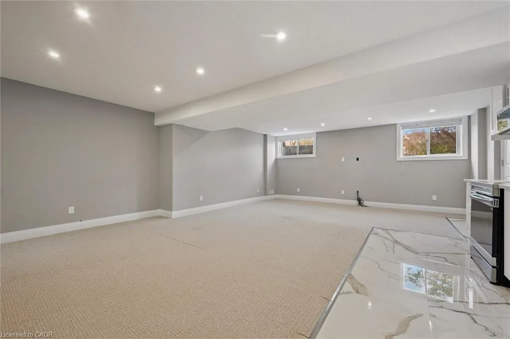 556 Netherwood Crescent, #LOWER