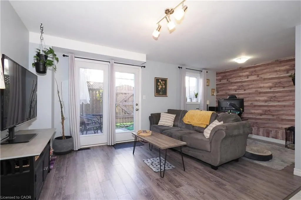 55 Mooregate Crescent, #12A