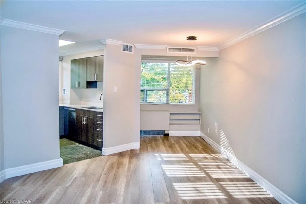 20 Ellen Street E, #204