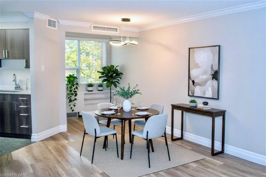 20 Ellen Street E, #204