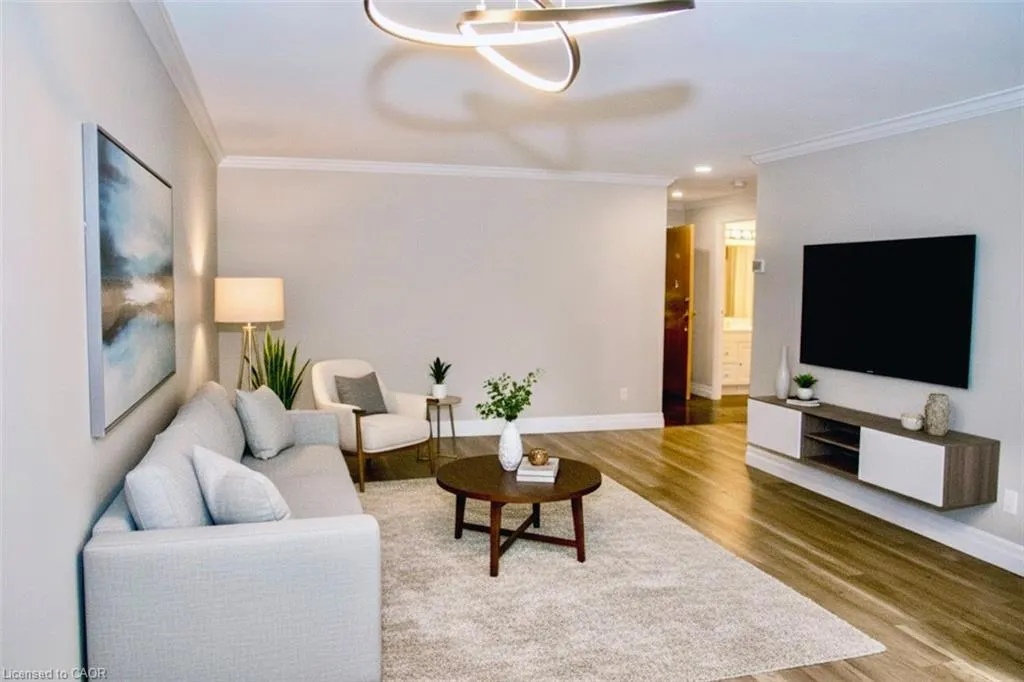 20 Ellen Street E, #204