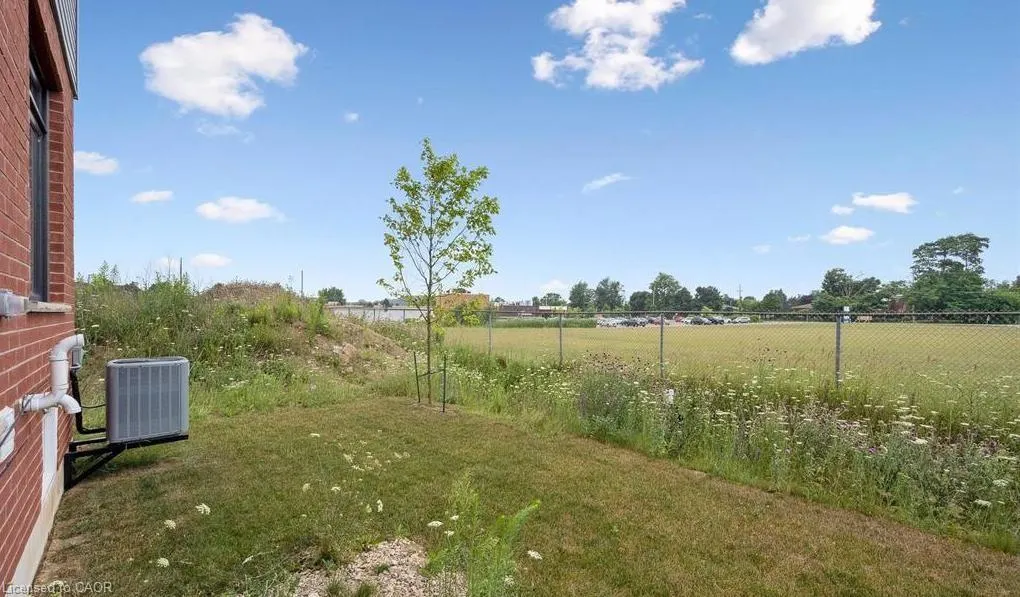 60 Ayr Meadows Crescent