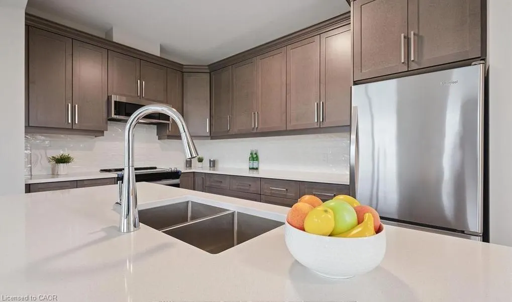 60 Ayr Meadows Crescent