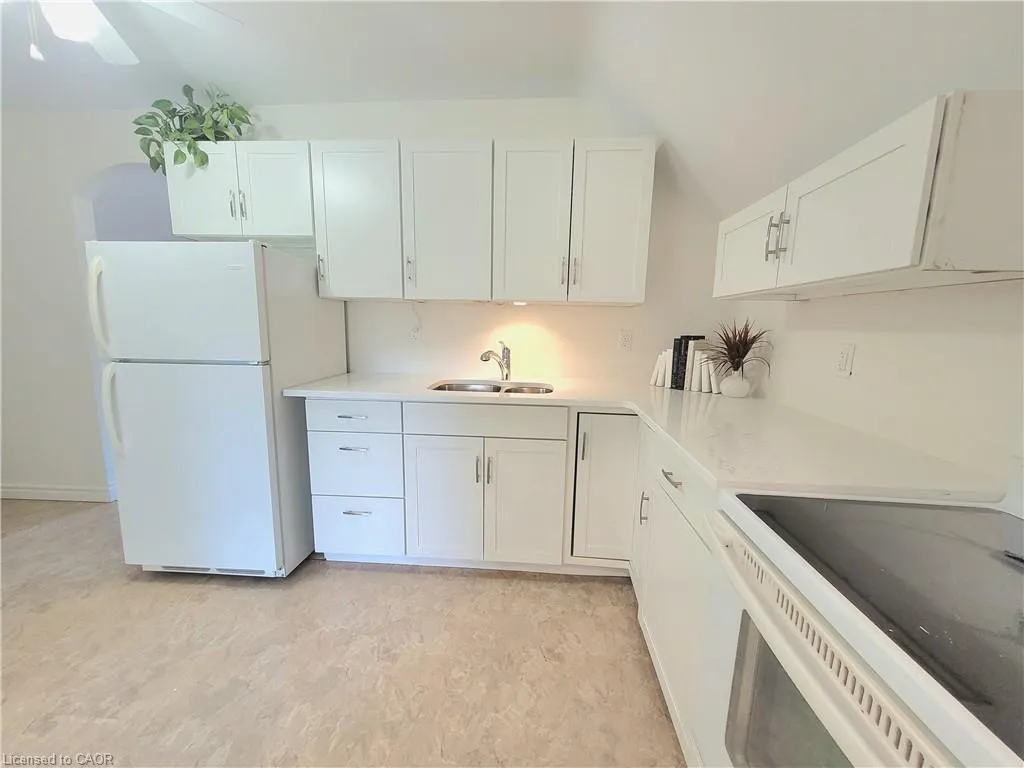 121 Blucher Street, #2