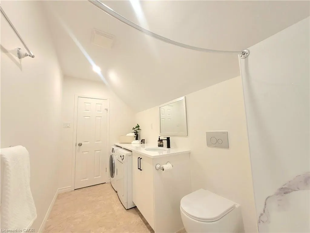 121 Blucher Street, #2