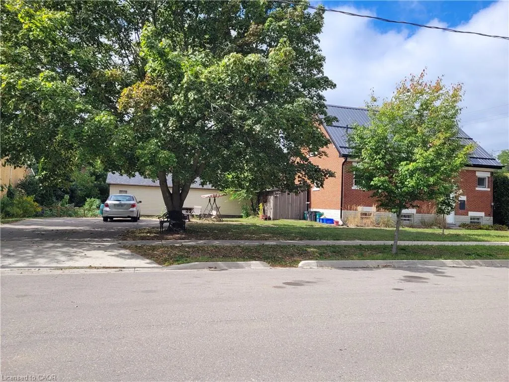 121 Blucher Street, #2