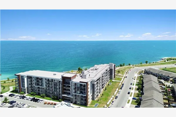 101 Shoreview Place, #123