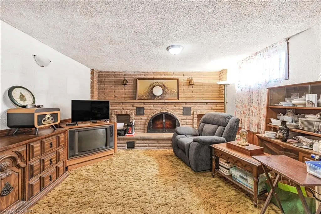 1196 Dowland Crescent