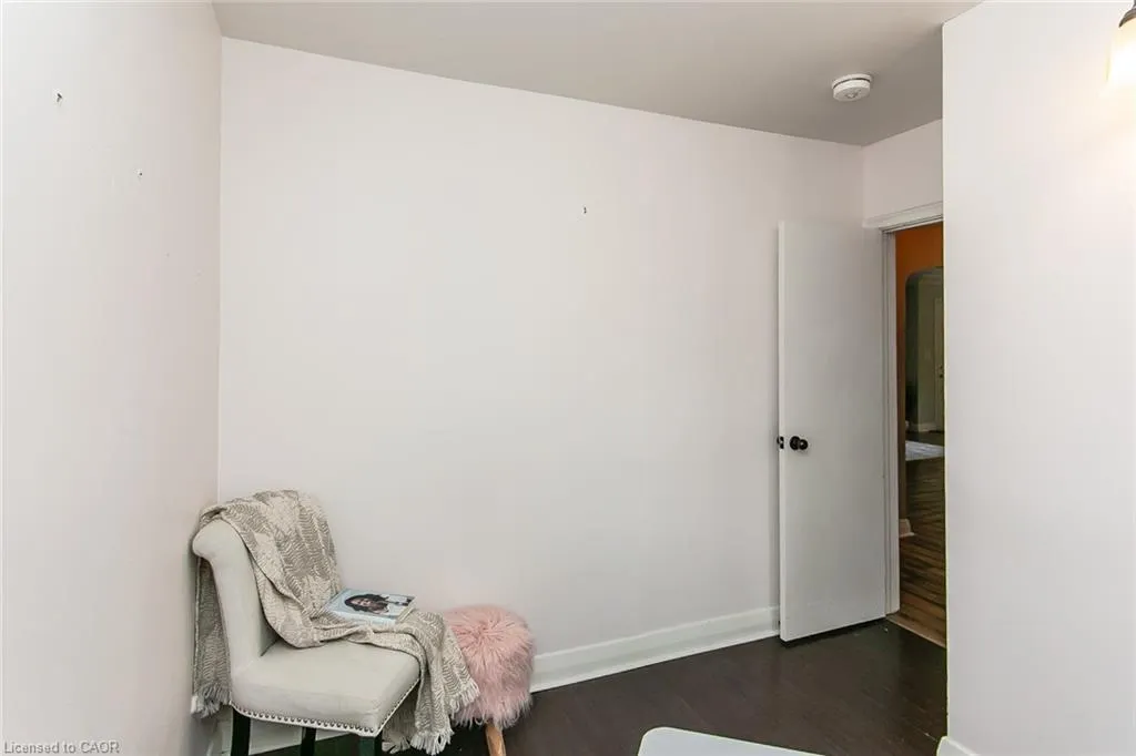 552 Courtland Avenue E