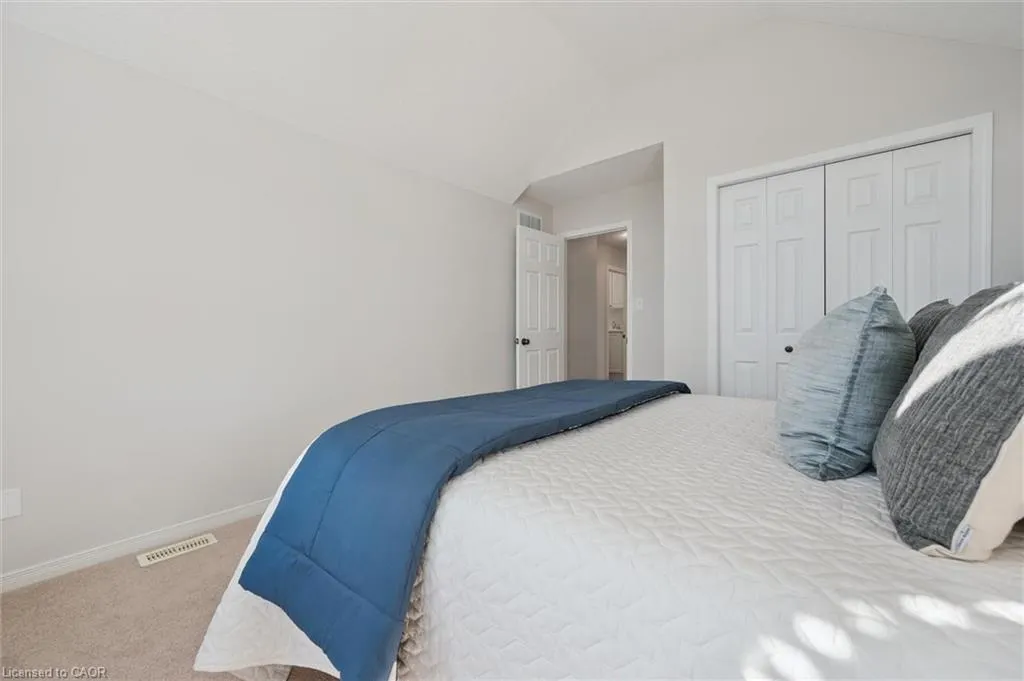 416 Beaumont Crescent