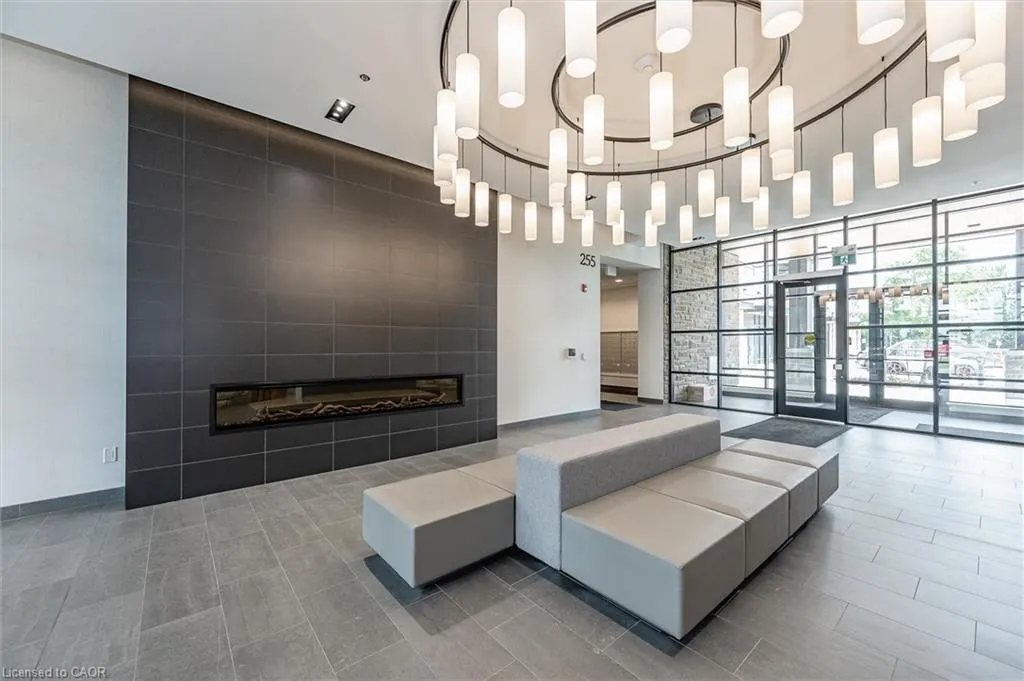 251 Northfield Drive E, #609