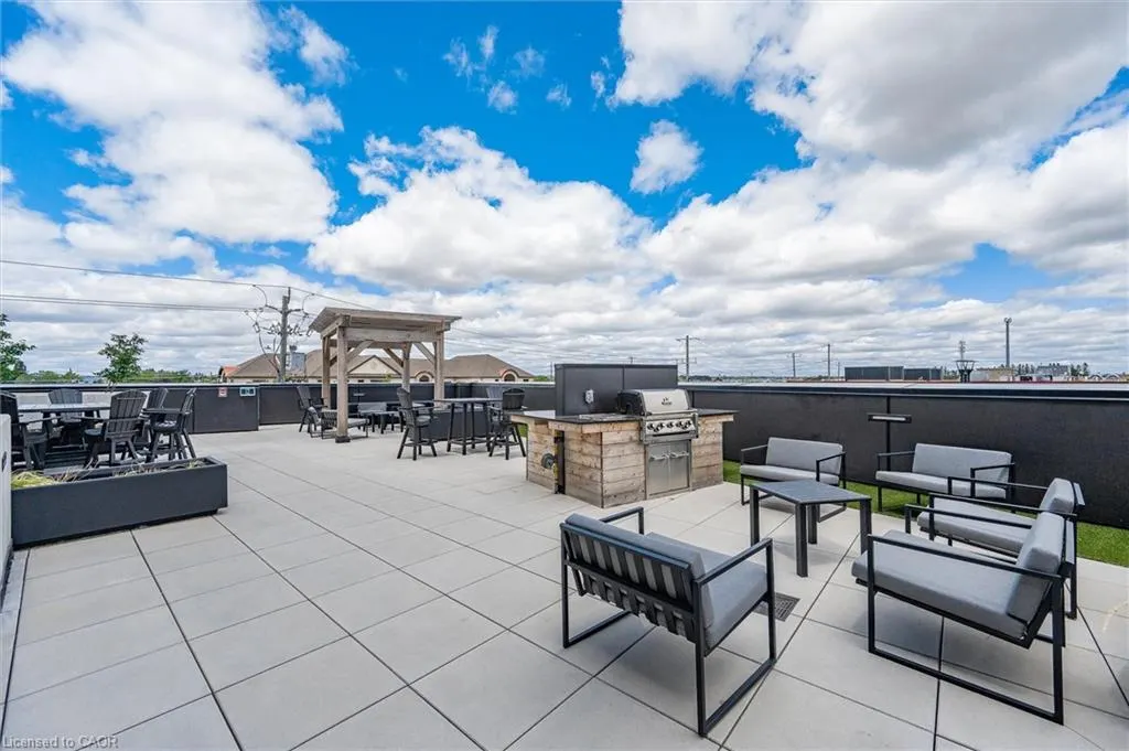 251 Northfield Drive E, #609