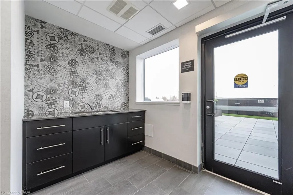 251 Northfield Drive E, #609