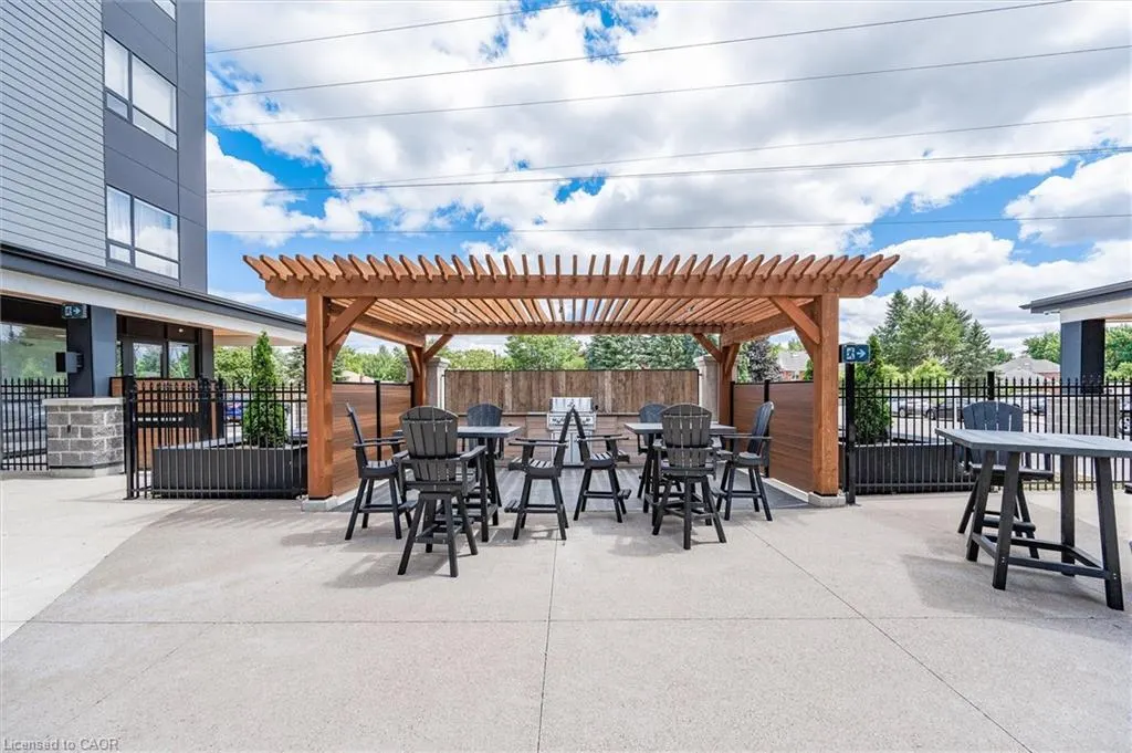 251 Northfield Drive E, #609