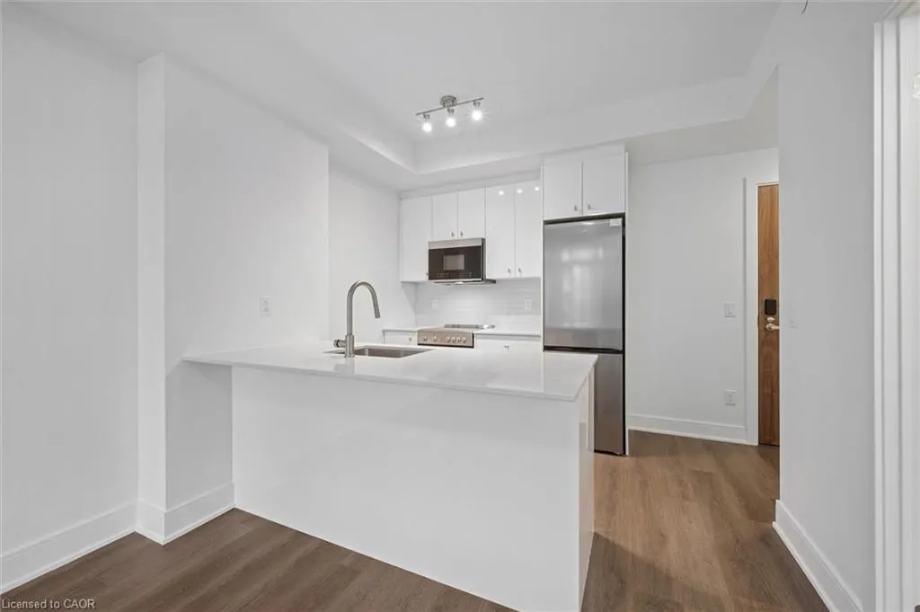 25 Wellington Street S, #1507