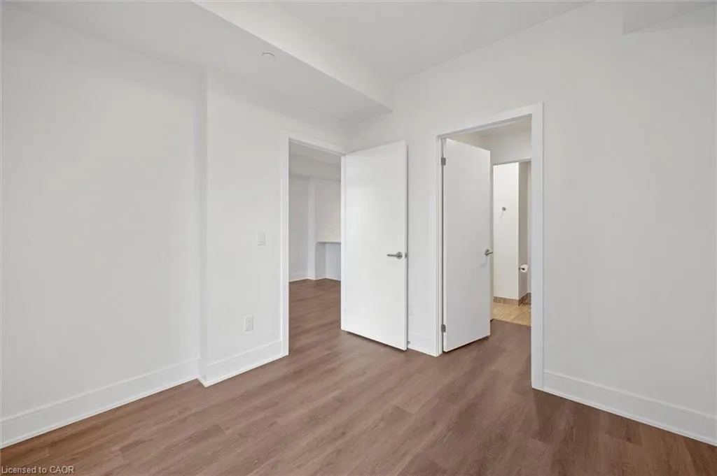 25 Wellington Street S, #1507