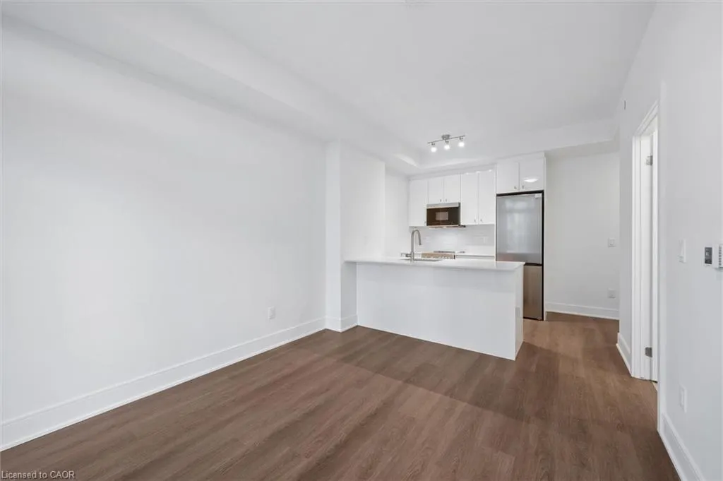 25 Wellington Street S, #1507