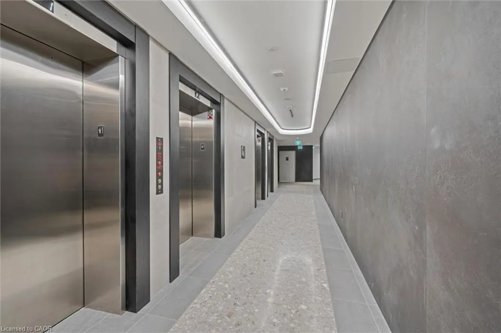 25 Wellington Street S, #1507