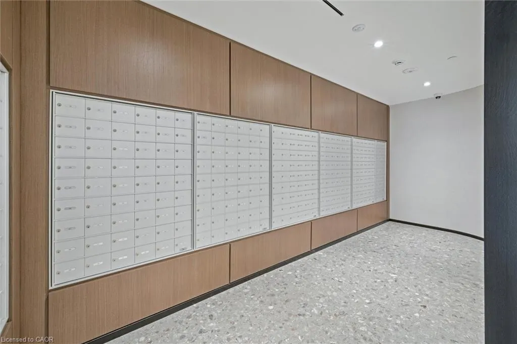 25 Wellington Street S, #1507