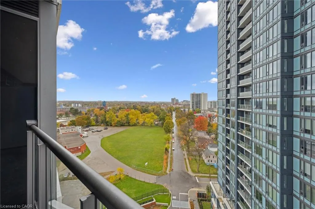 25 Wellington Street S, #1507