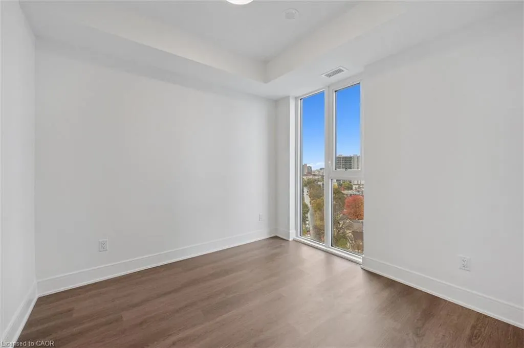 25 Wellington Street S, #1507