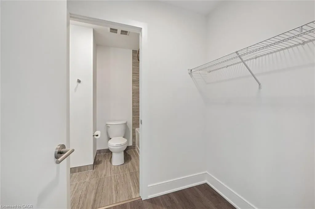 25 Wellington Street S, #1507