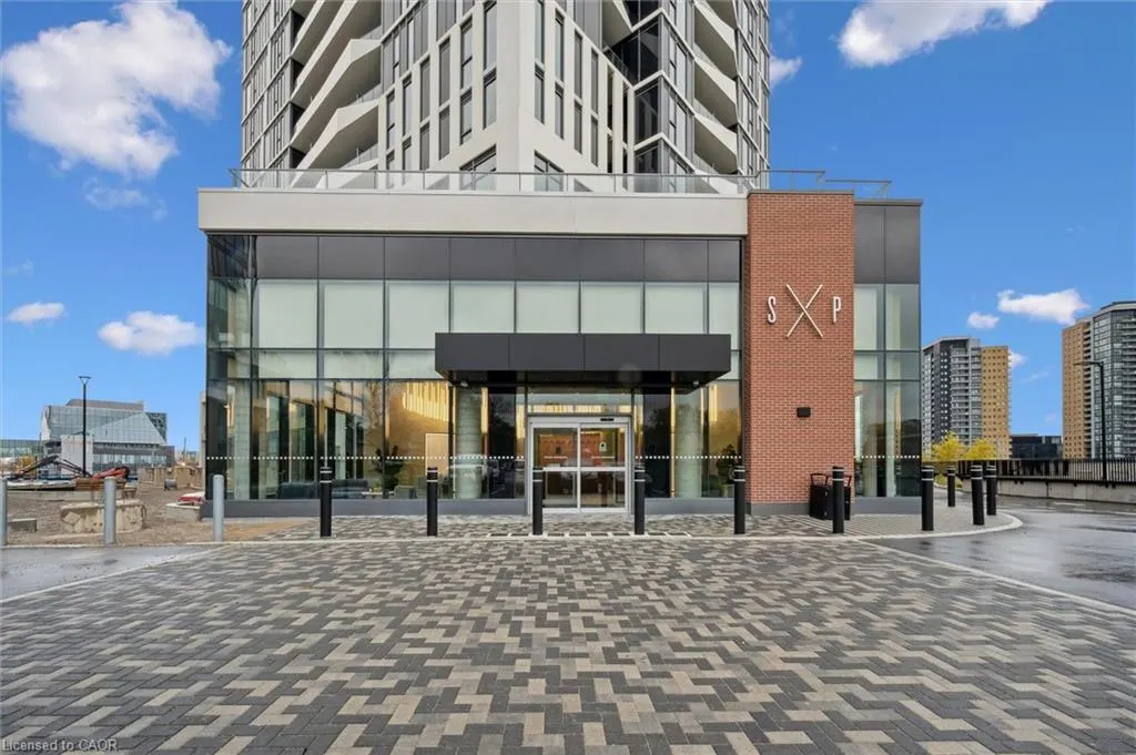 25 Wellington Street S, #1607