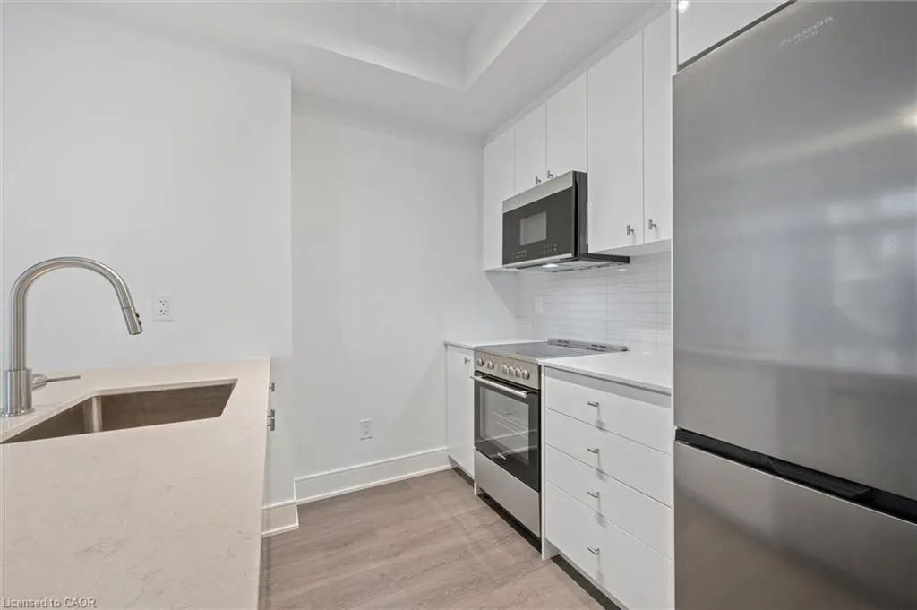 25 Wellington Street S, #1607