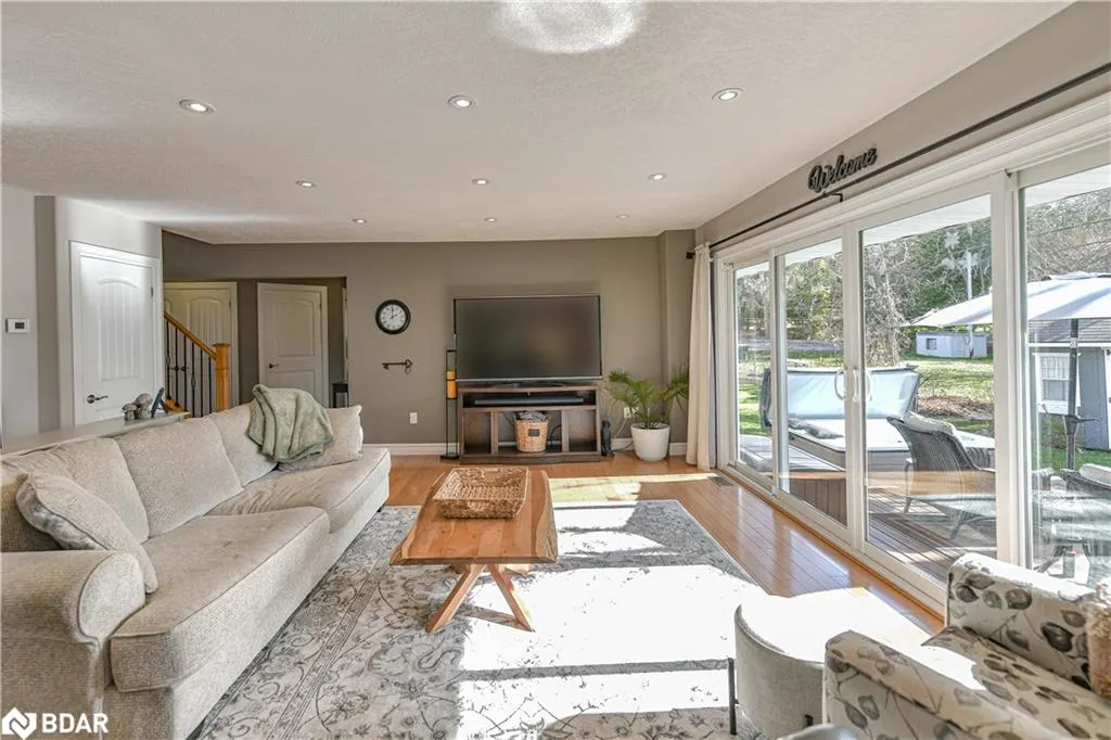 8222 County Rd 169 Road