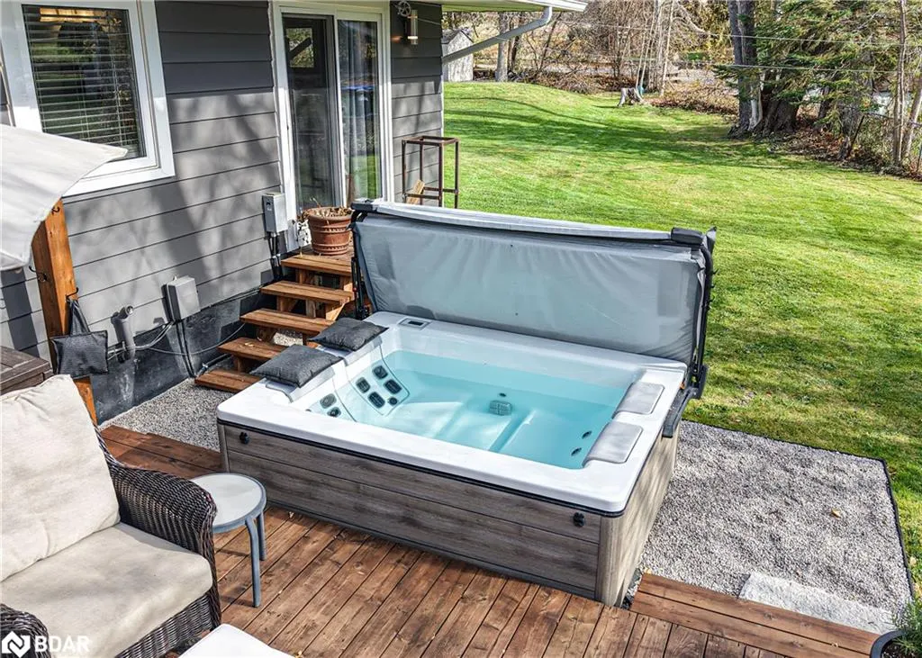 8222 County Rd 169 Road