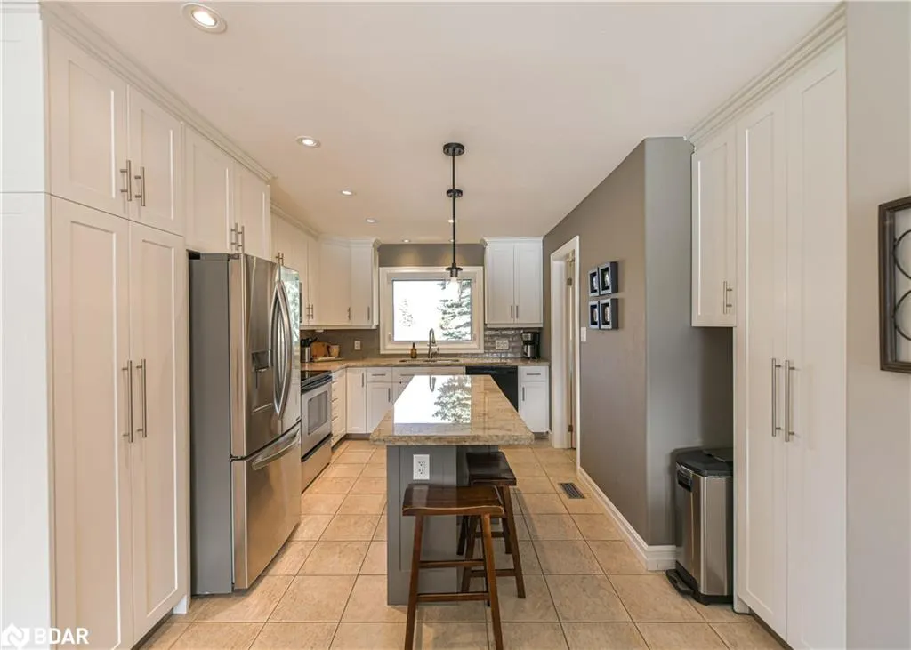 8222 County Rd 169 Road