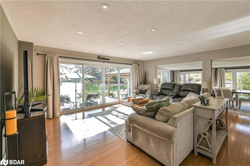 8222 County Rd 169 Road