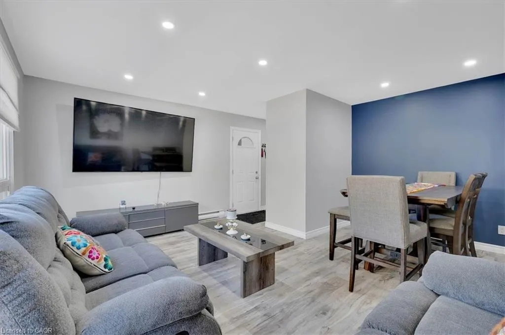 168 Silver Aspen Crescent