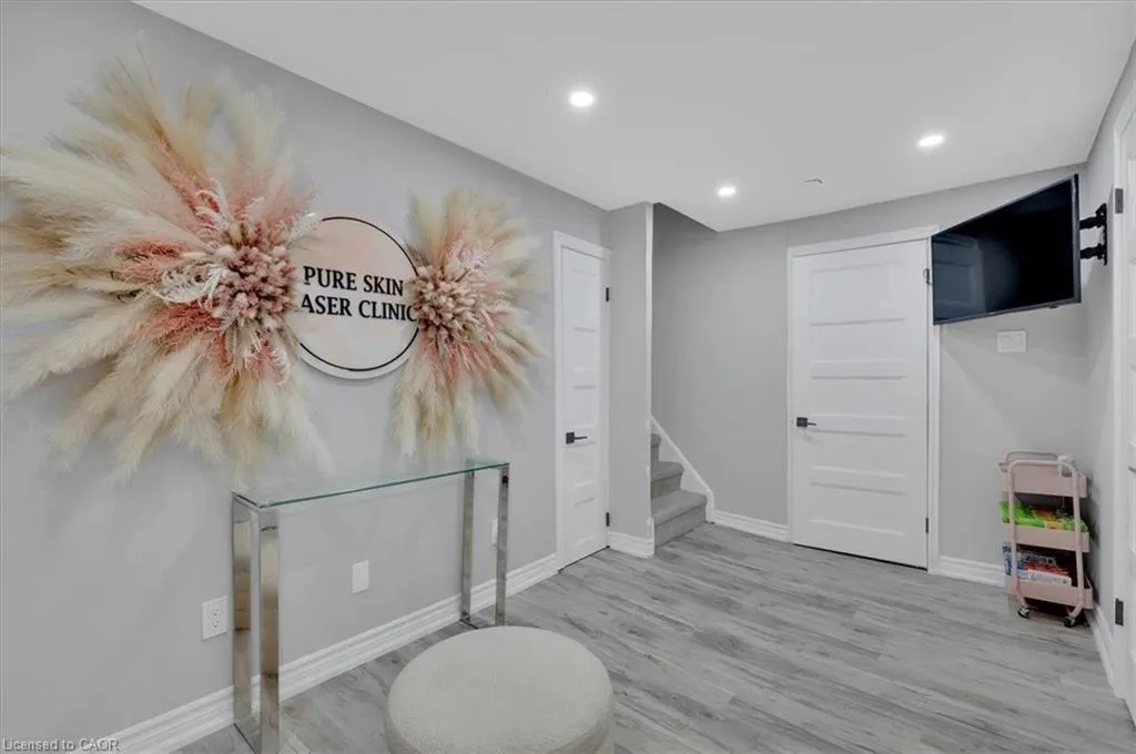 168 Silver Aspen Crescent