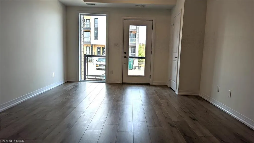 261 Woodbine Avenue, #80