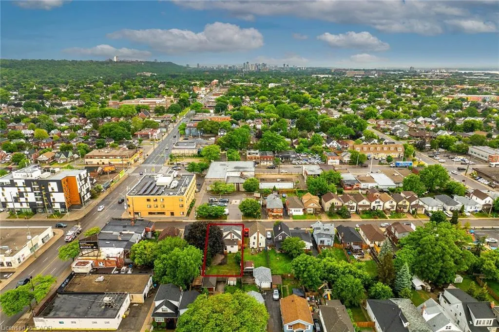 20 Crosthwaite Avenue N