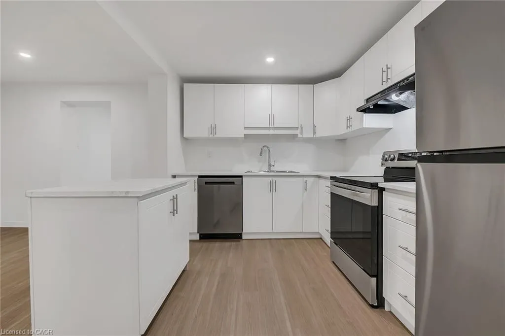 20 Crosthwaite Avenue N