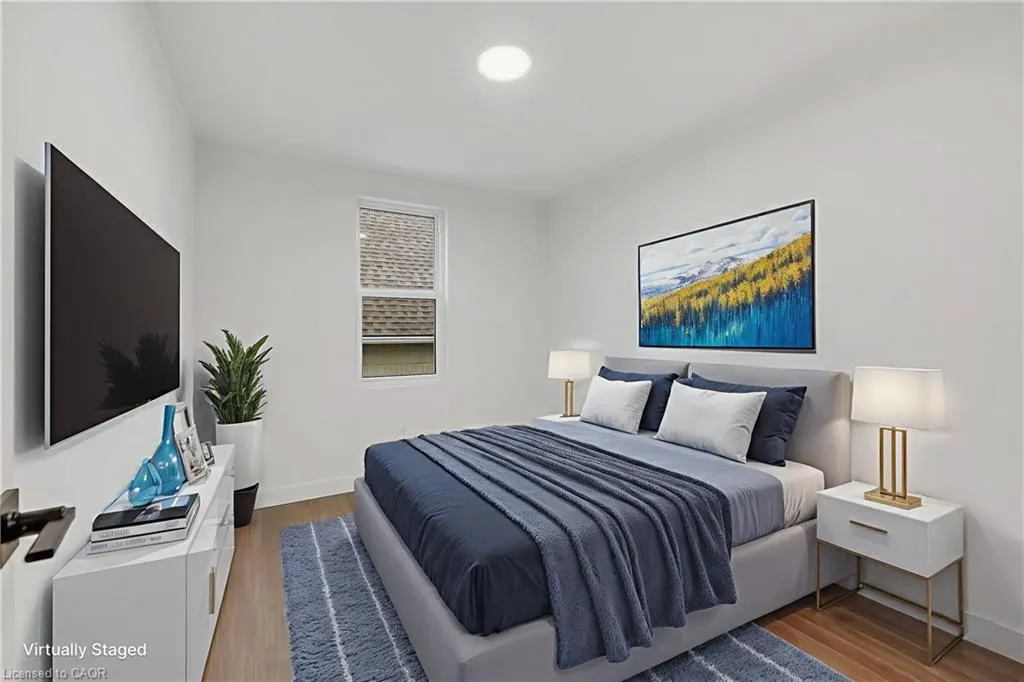 20 Crosthwaite Avenue N