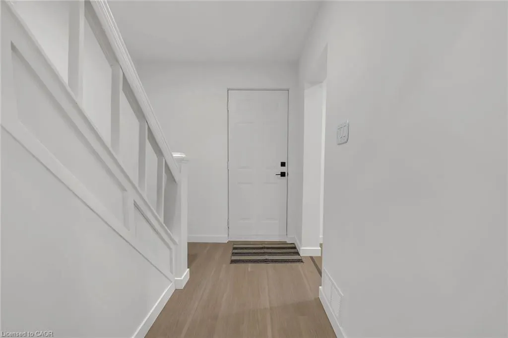 20 Crosthwaite Avenue N