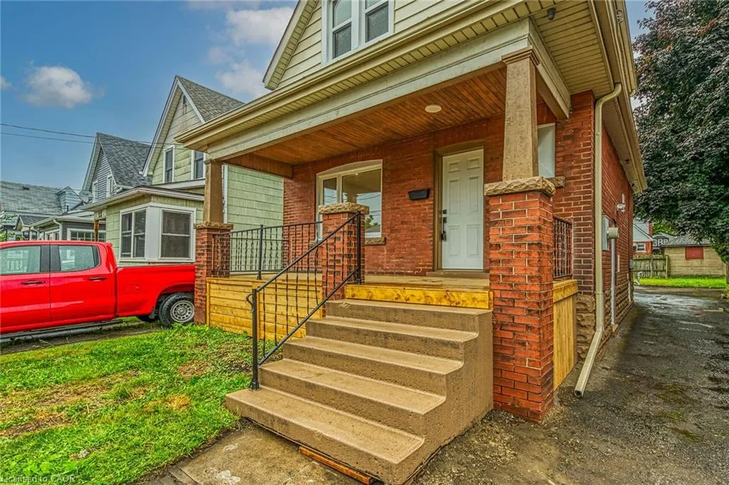 20 Crosthwaite Avenue N