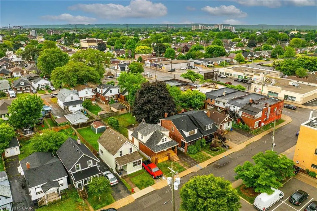 20 Crosthwaite Avenue N