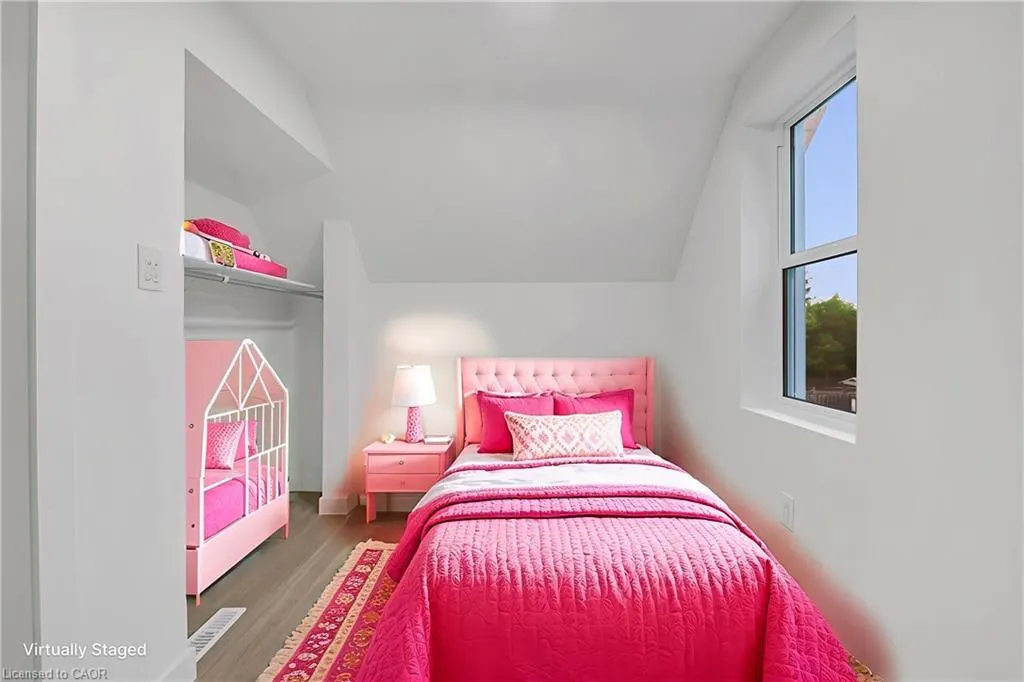 20 Crosthwaite Avenue N