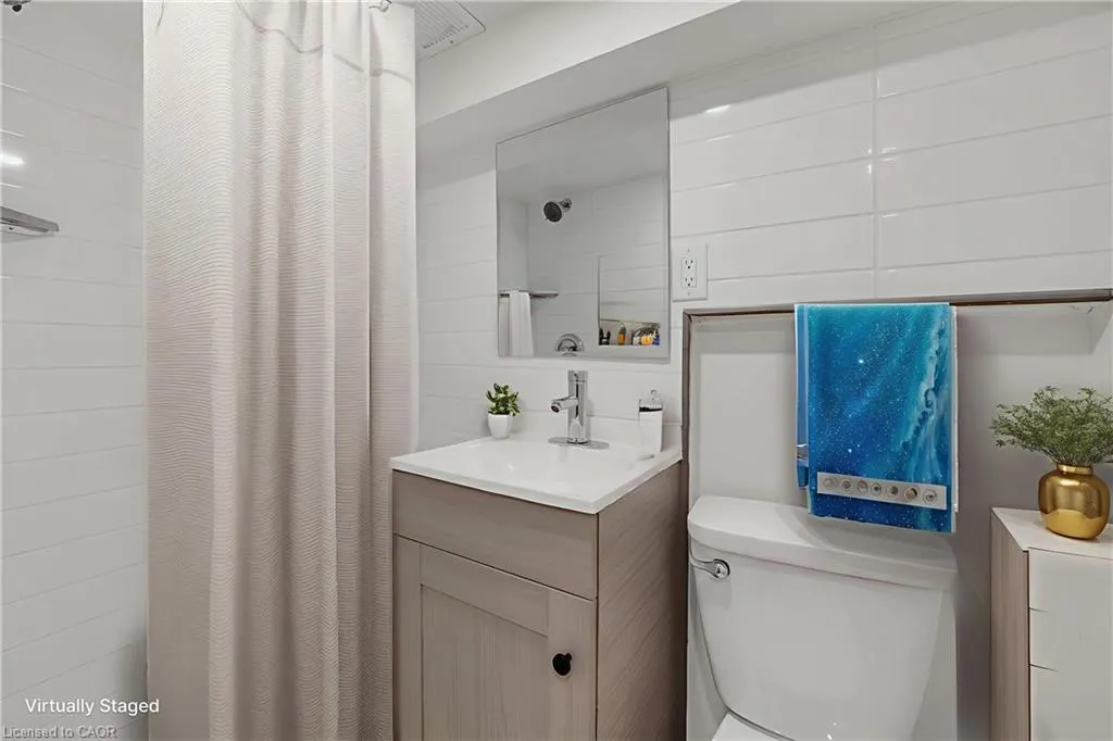 20 Crosthwaite Avenue N