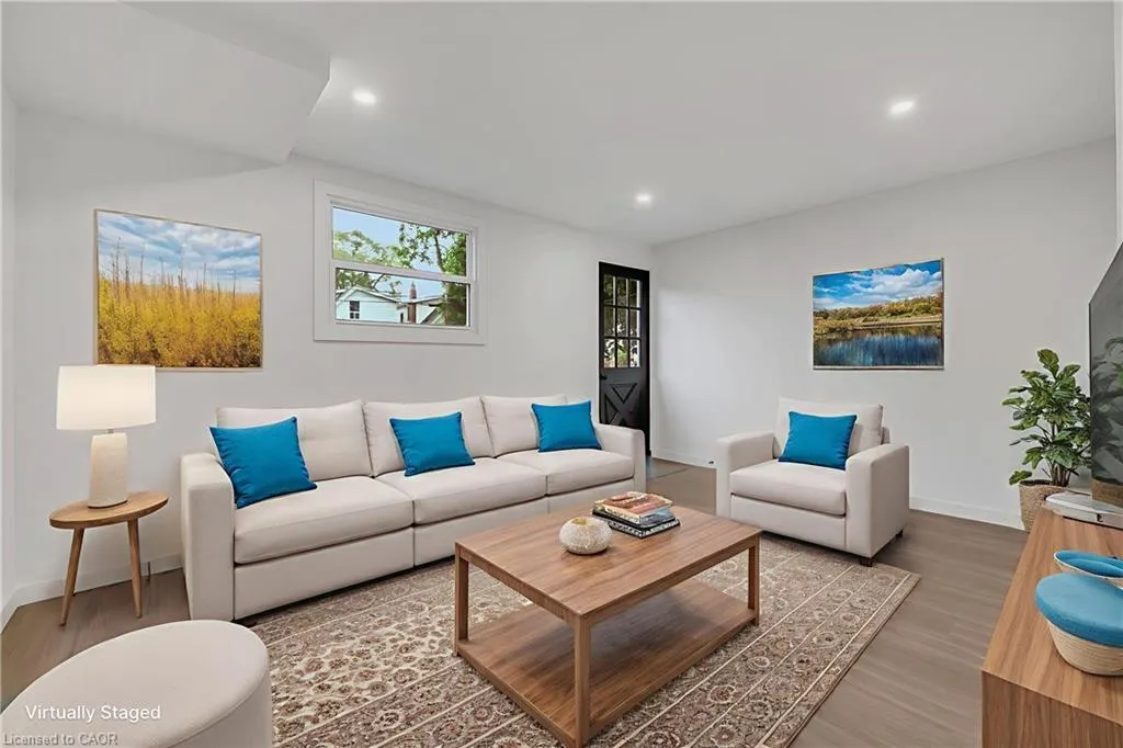 20 Crosthwaite Avenue N