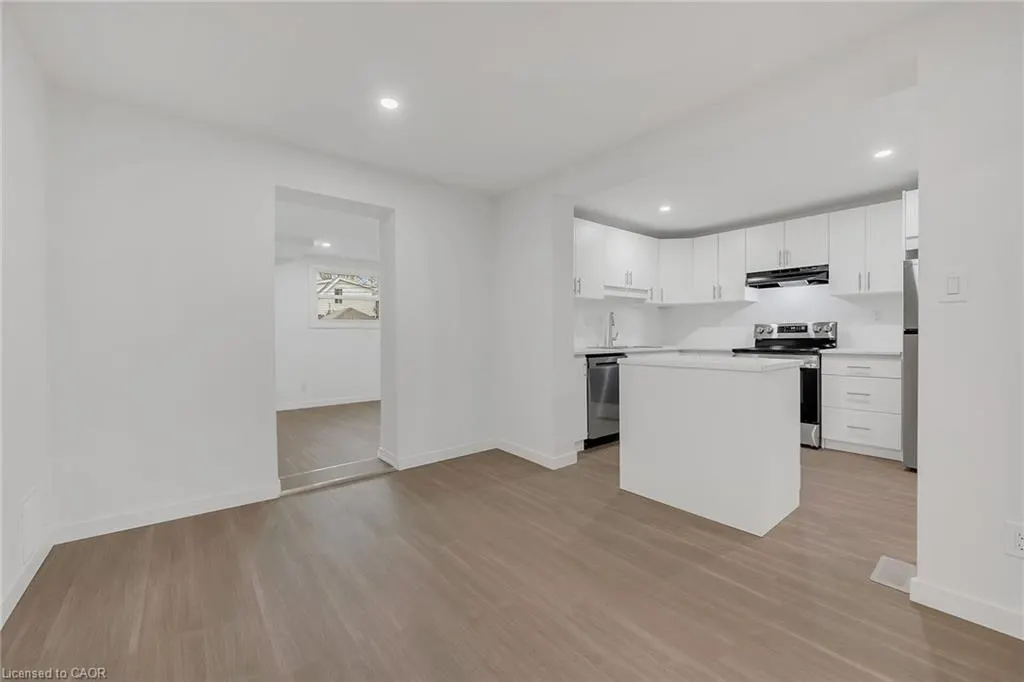 20 Crosthwaite Avenue N