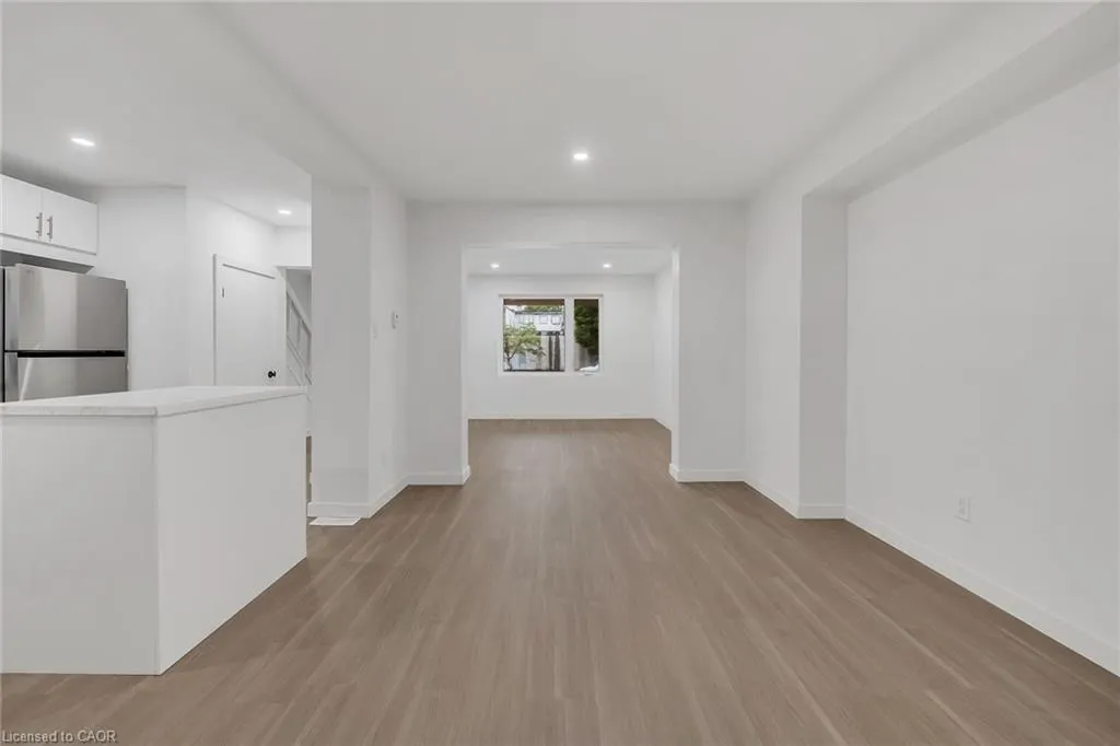 20 Crosthwaite Avenue N