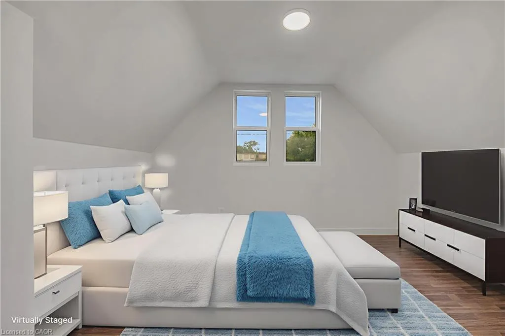 20 Crosthwaite Avenue N