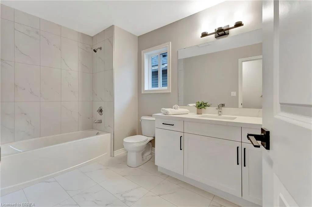 247 Lafayette Street E