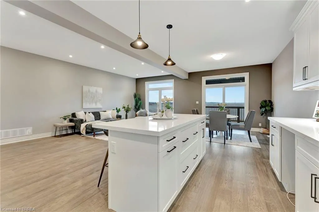 247 Lafayette Street E